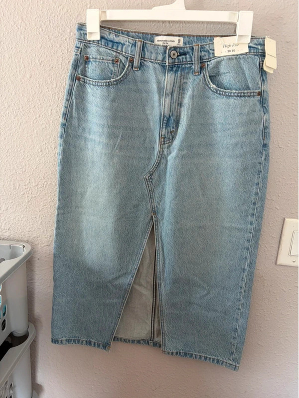 NWT Abercrombie & Fitch High Rise Denim Skirt size 30/10